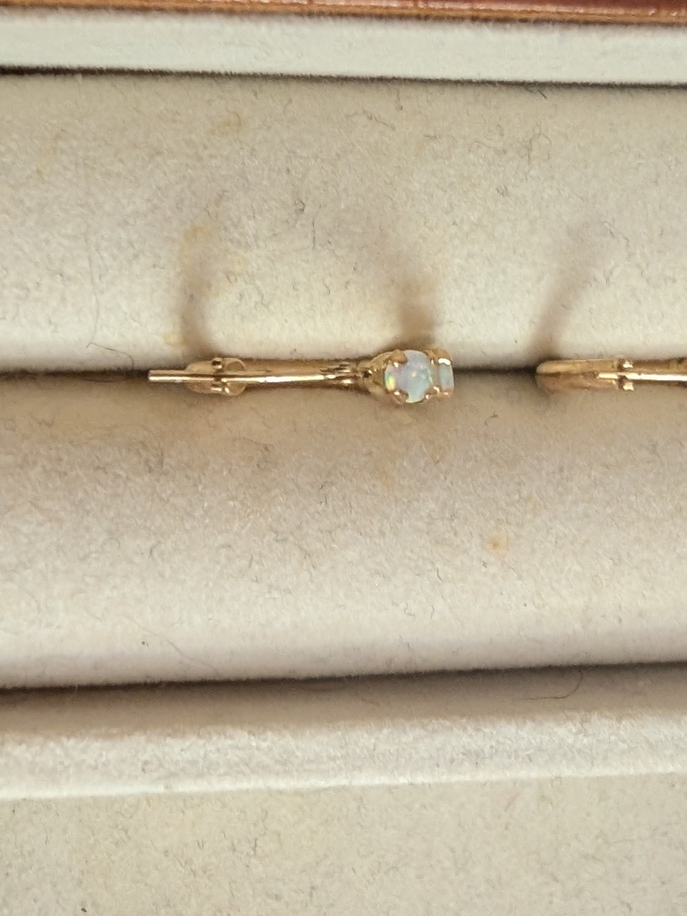 Gold Or Gold-tone Opal Hoop Earrings - Picture 2 of 4